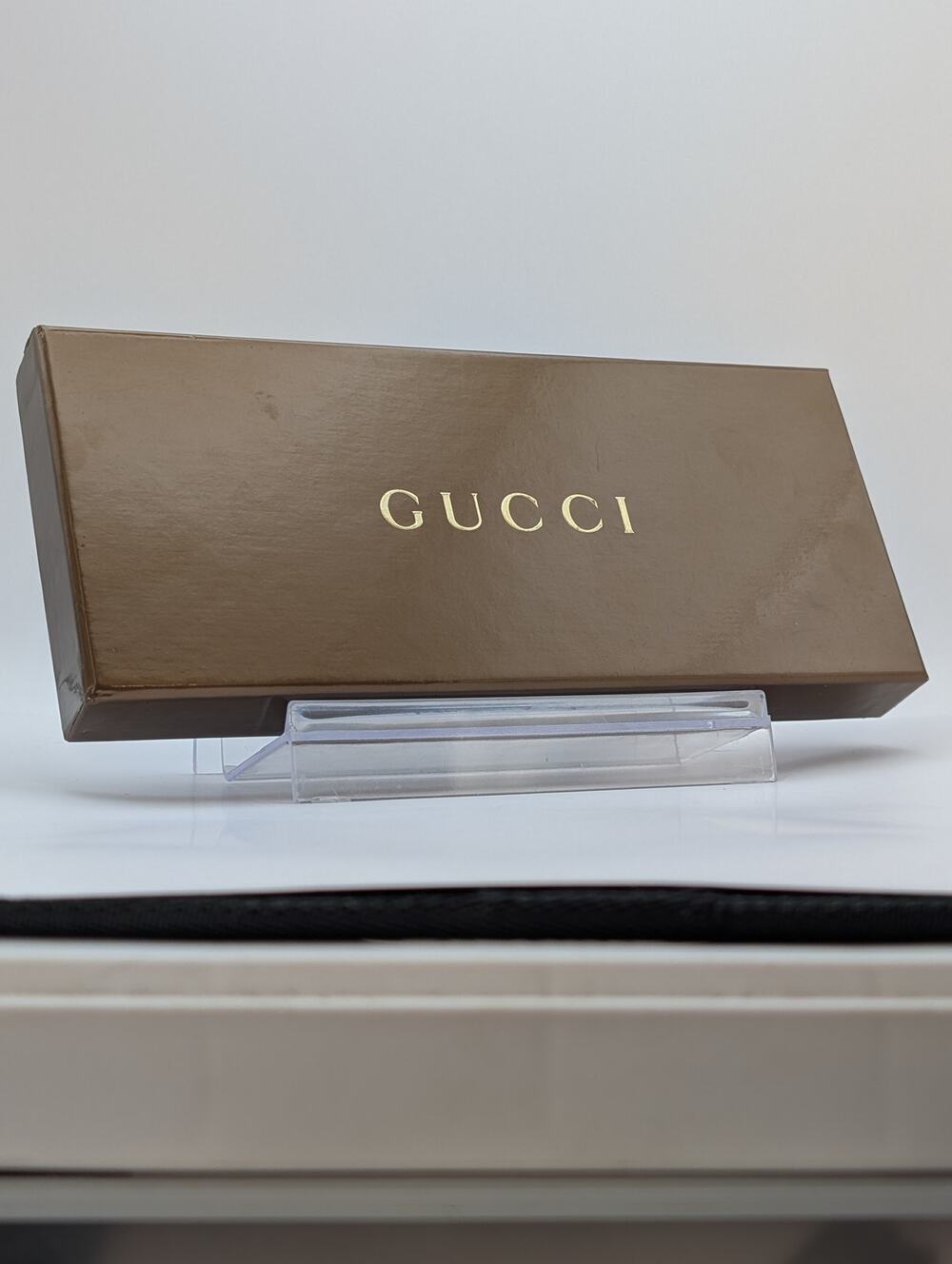 Auth Gucci Brown Leather Embossed Passport Wallet Full Inclusion w/ Box & Papers